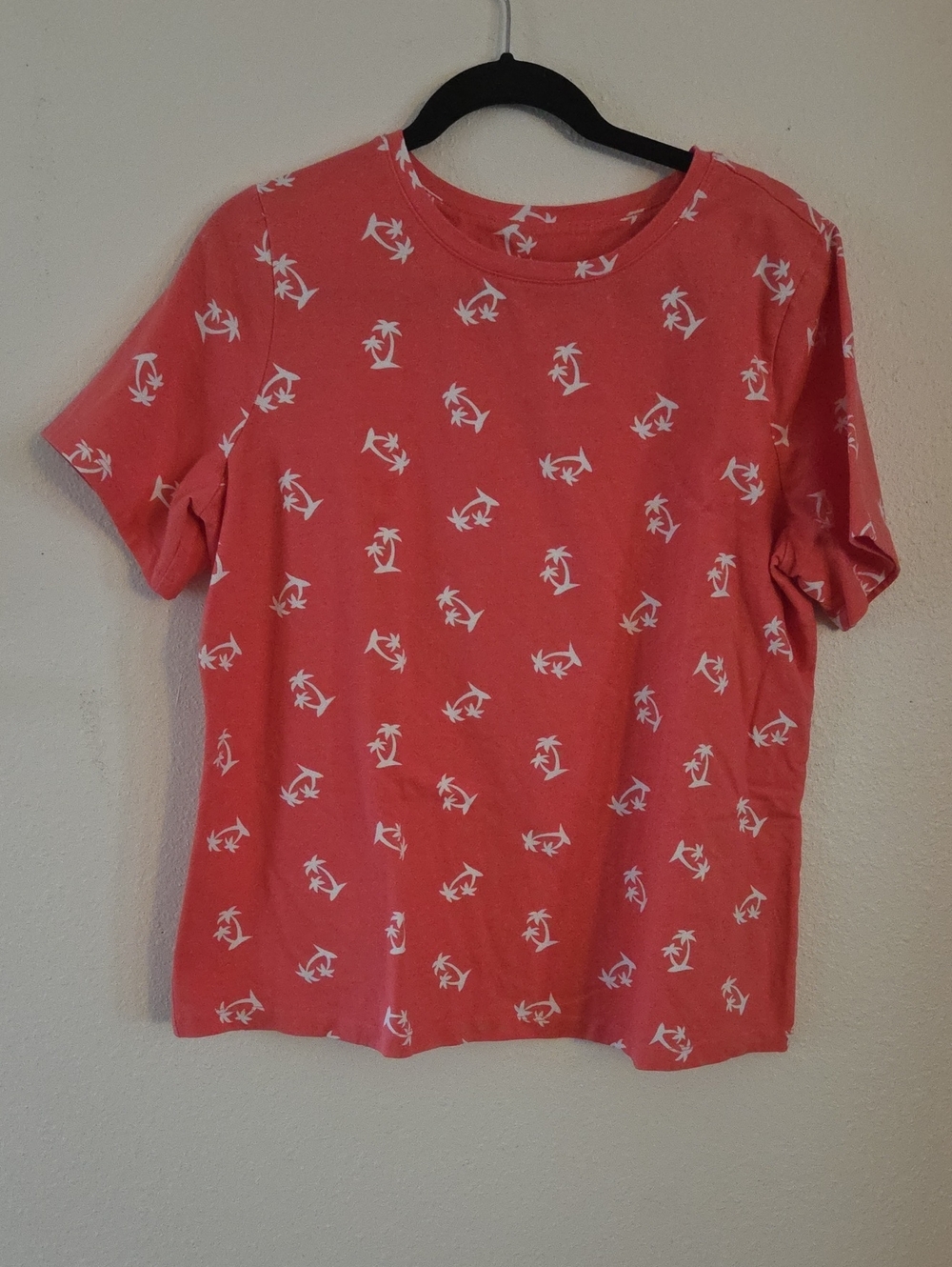 d&co Coral Tee with White Palm Print